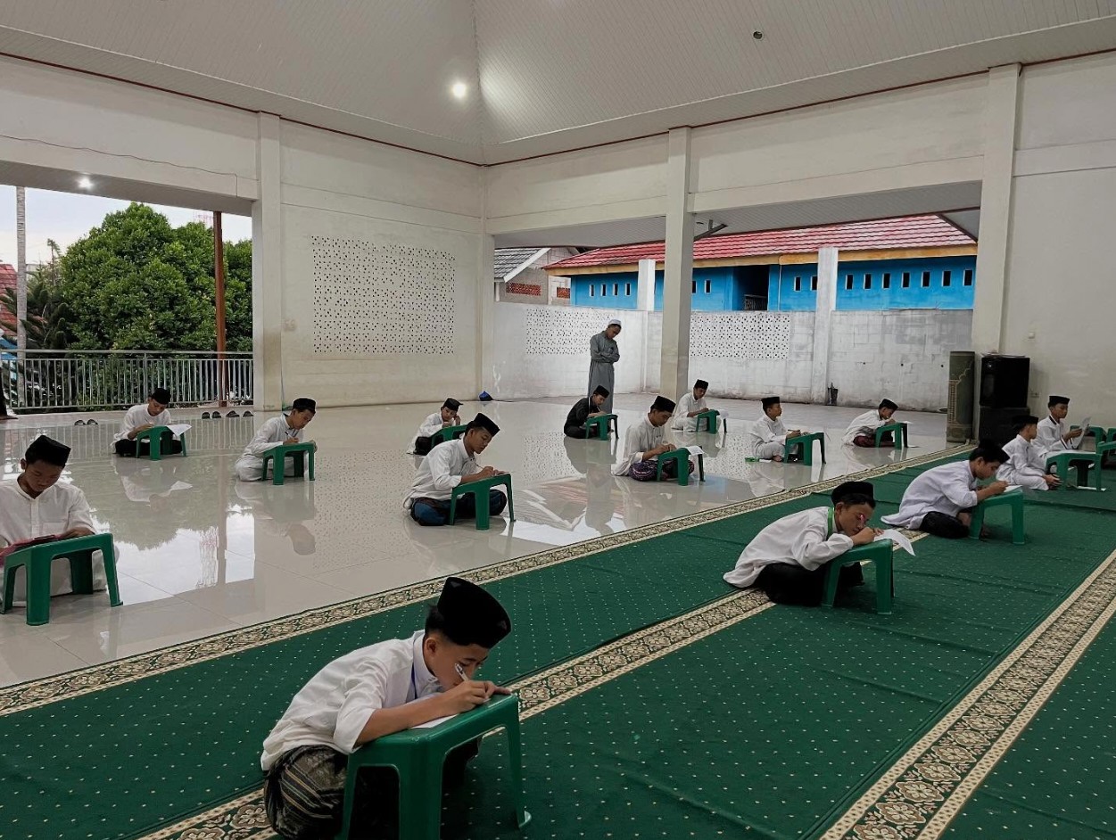 Ujian Akhir Santri